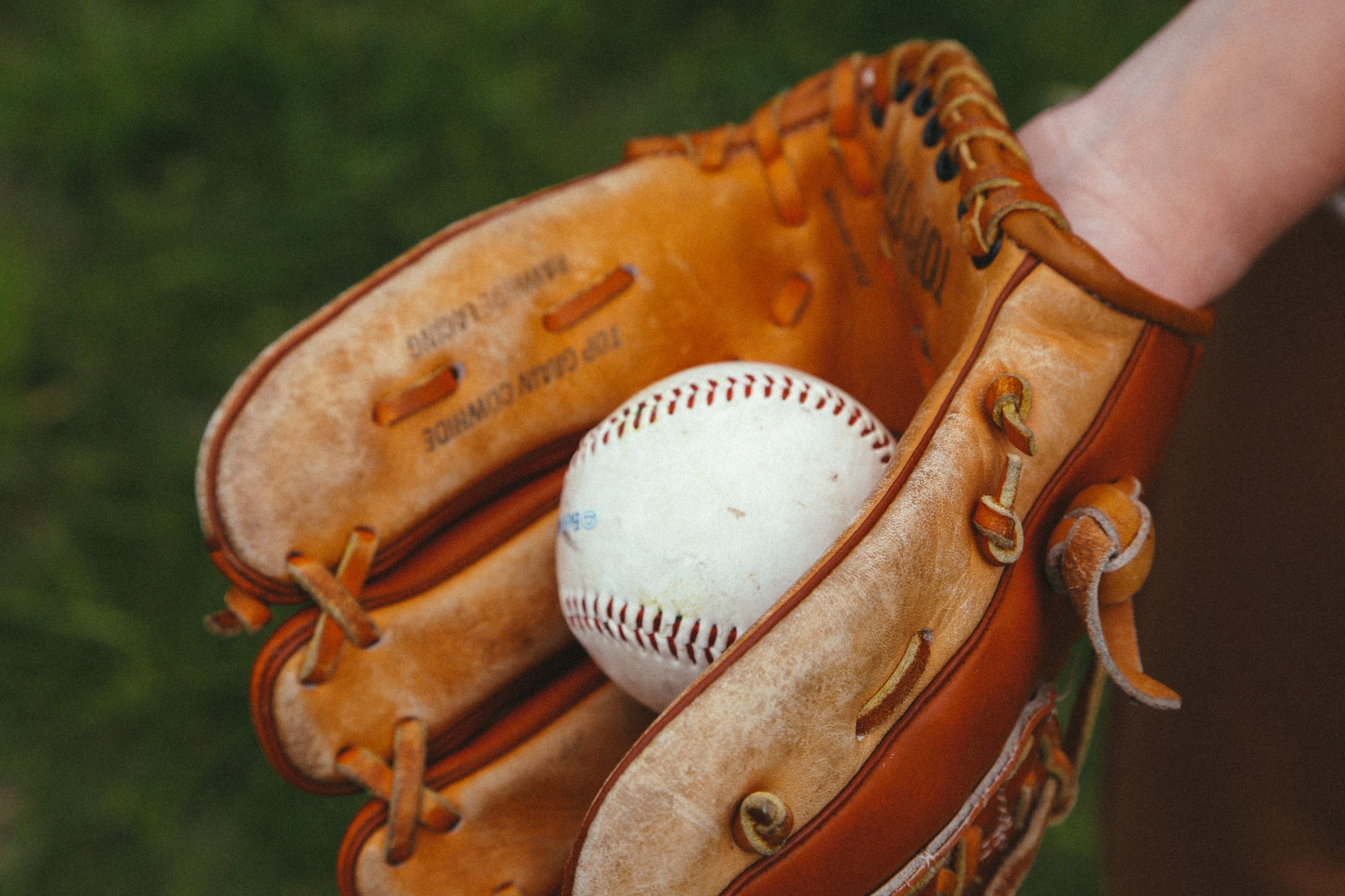 「熱中症ゼロへ」は今年も全国高等学校野球選手権大会を応援します！<br> スポーツ時の熱中症予防に役立つ紙扇子型リーフレットの配布や啓発動画を放映