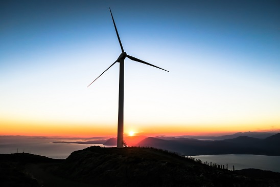 日本気象協会、AI技術の新規導入により予測精度が10%向上した風力発電出力予測サービス「SYNFOS-wind」の提供を開始