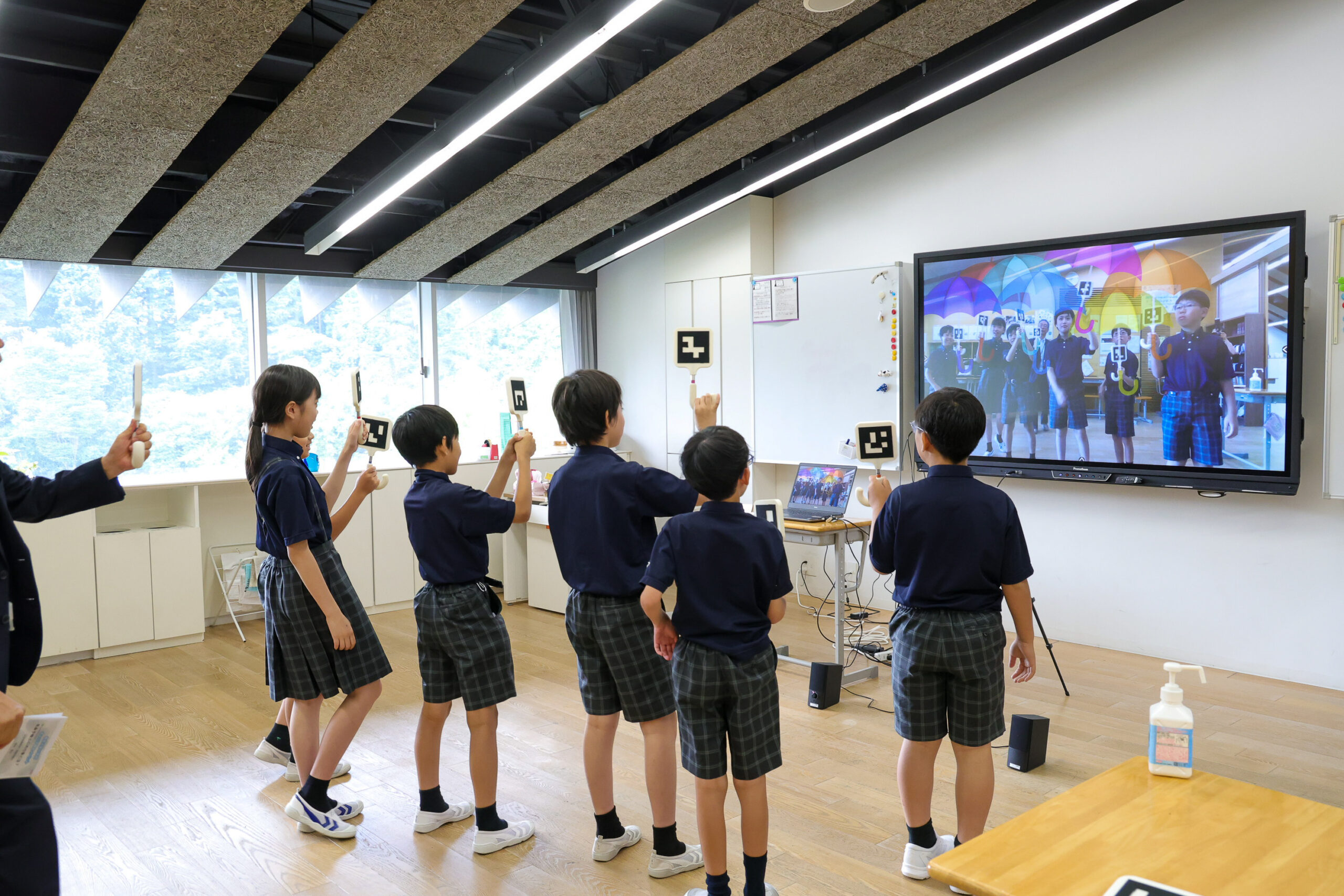 豪雨・暴風疑似体験アトラクション ｢HERASEON（ヘラセオン）｣の体験風景①