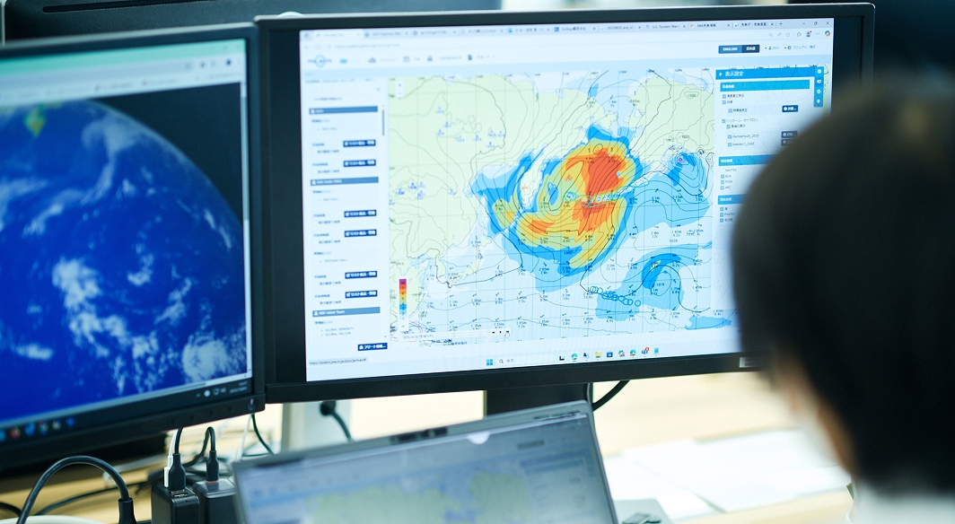 Meteorological and Oceanographic Forecasts & Real-Time Data Provisioning